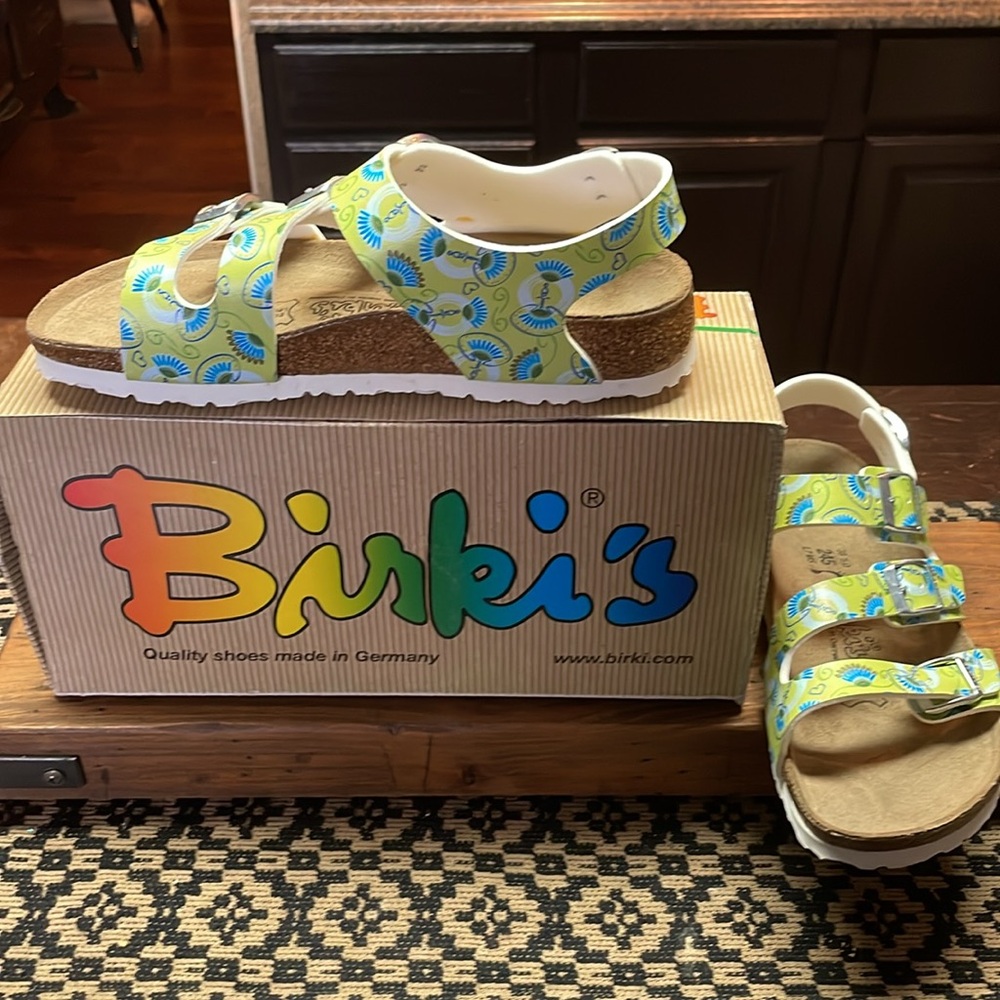 Birkenstock Birkis Ellice Straps and Buckles Leather Sandals.
Size Euro 38/7 US - Picture 3 of 7